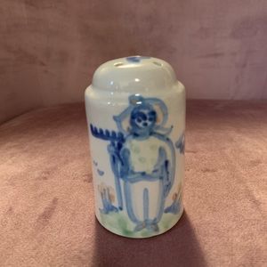 MA Hadley small pepper shaker